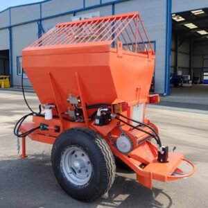 Пескоразбрасыватель прицепной ПРК-3